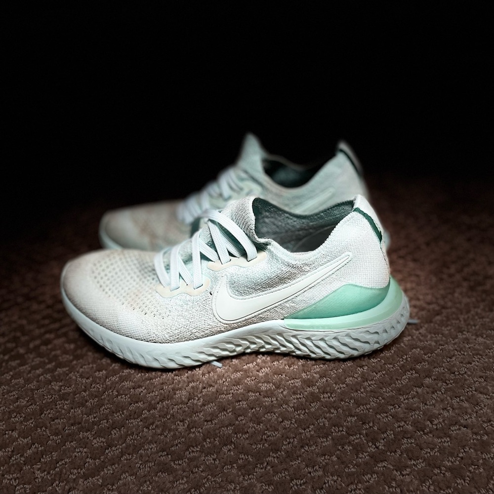 Tiffany blue Nike womens 6.5 infinity react GUC
